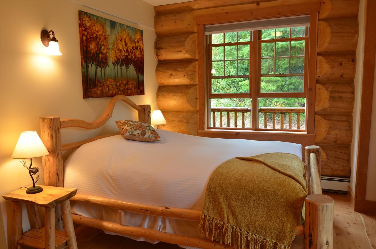 Moberly Lodge *